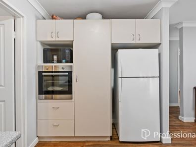 56 Blackadder Road, Swan View WA 6056