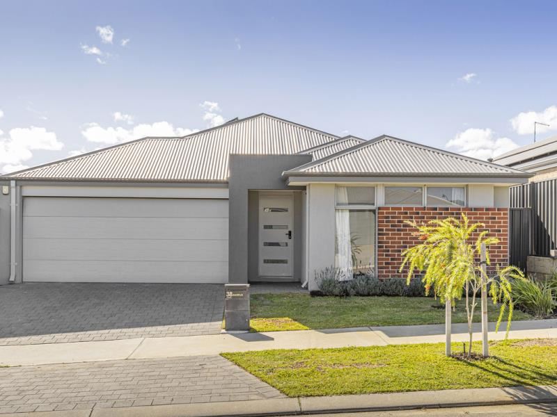 38 Dazzle Road, Eglinton WA 6034