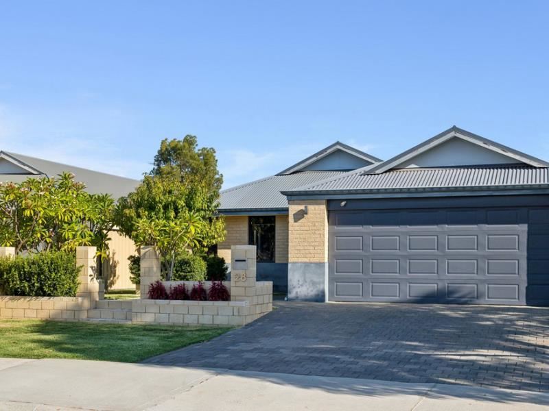 28 Lauderdale Ramble, Carramar WA 6031