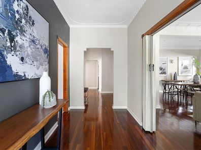 30 Auborough Street, Doubleview WA 6018
