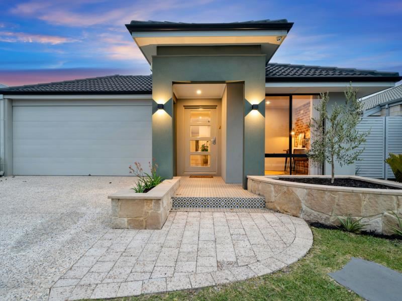 4 Aquila Crescent, Bennett Springs WA 6063