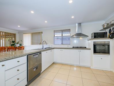17 Vere Parkway, Canning Vale WA 6155