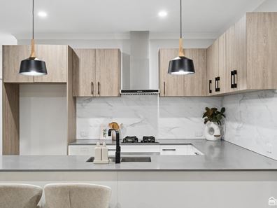 2/11 Church Street, Kelmscott WA 6111