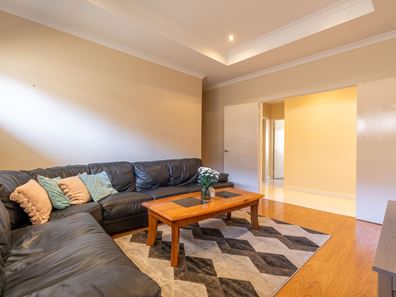 33 Wilmot Bend, Madeley WA 6065