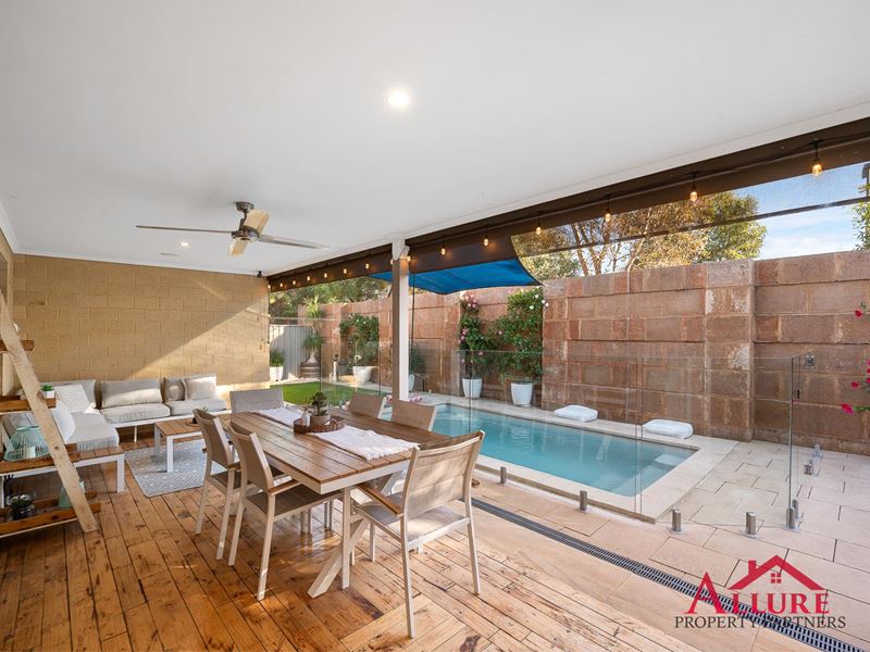 114 Bernborough Avenue, Caversham WA 6055