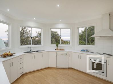 11 Thurstun Lane, Dunsborough WA 6281