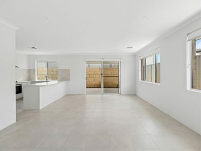 12 Uluwatu Crescent, Eglinton WA 6034