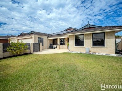 16 Woodbine Loop, Tapping WA 6065