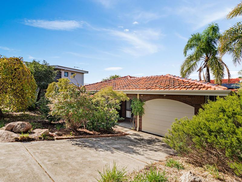 6A Lennoxtown Road, Duncraig