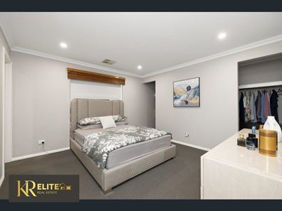 13 Topiary Avenue, Piara Waters WA 6112