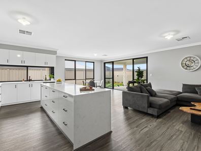 27 Halcyon Crescent, Aveley WA 6069
