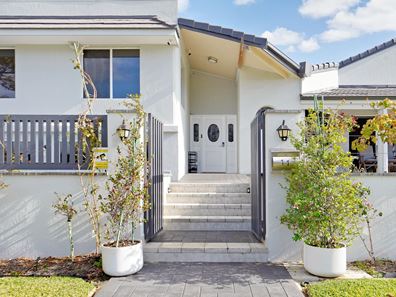 11 Siska Court, Halls Head WA 6210
