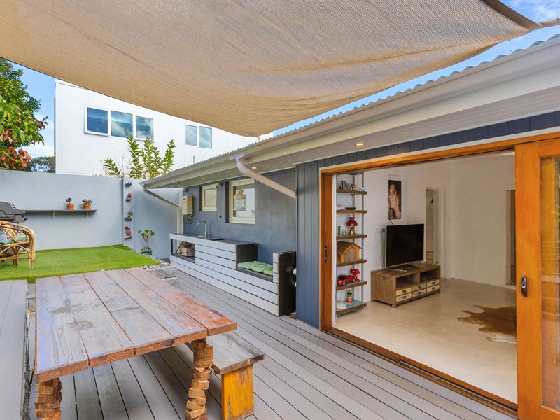 8a Baker Street, Fremantle WA 6160