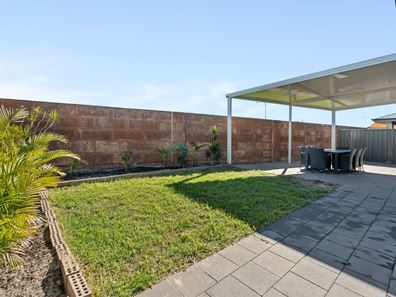 32 Hallam View, Caversham WA 6055