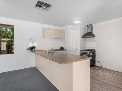 8/308 Streich Avenue, Armadale WA 6112