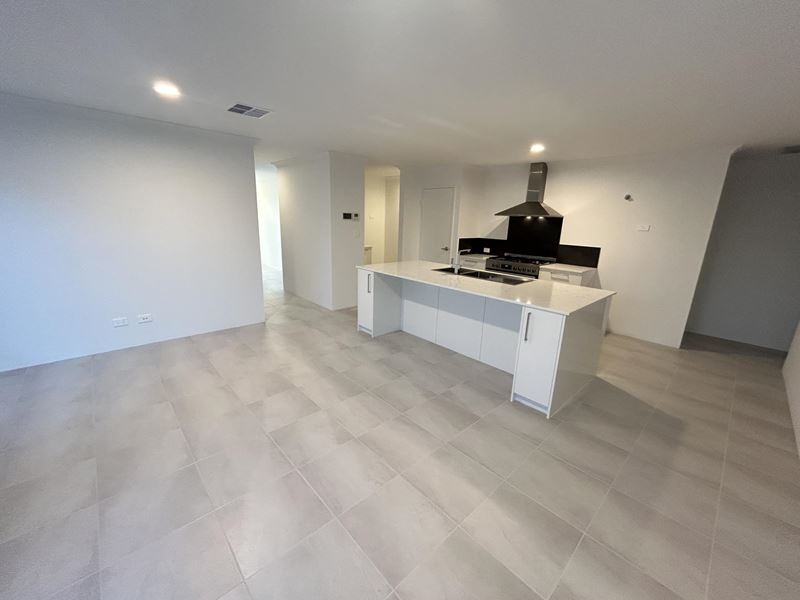 27 Deauville Approach, Madora Bay WA 6210