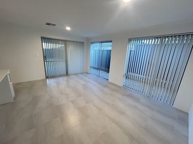 27 Deauville Approach, Madora Bay WA 6210