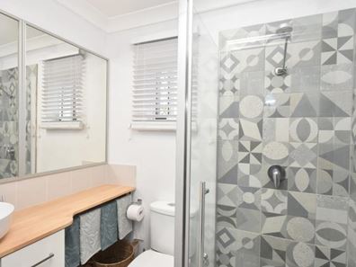 13 Barney court, Parmelia WA 6167