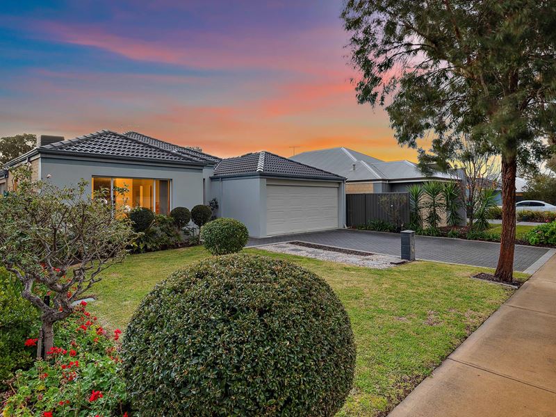 8 Huntington Avenue, Wellard WA 6170