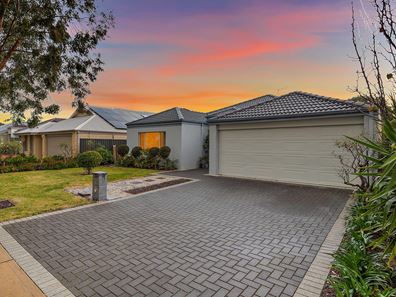 8 Huntington Avenue, Wellard WA 6170