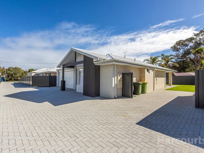 2/11 Murray Crescent, Halls Head WA 6210