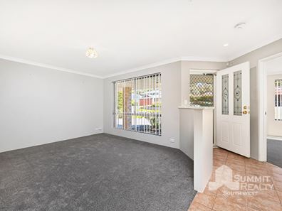 10 Possum Way, College Grove WA 6230