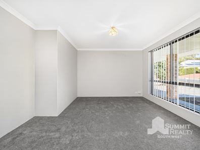 10 Possum Way, College Grove WA 6230