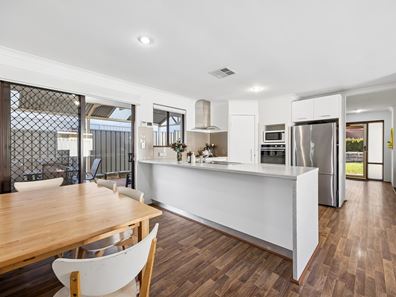 5 Cox Court, Willagee WA 6156