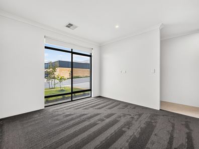 56 Lillypilly Loop, Sinagra WA 6065