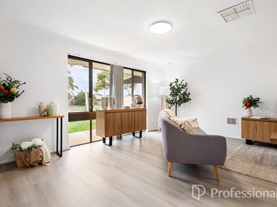 12 Kingston Way, Safety Bay WA 6169