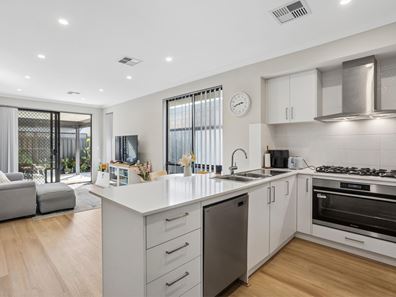 10 Lindley Grange, Aveley WA 6069