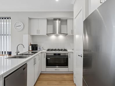 10 Lindley Grange, Aveley WA 6069