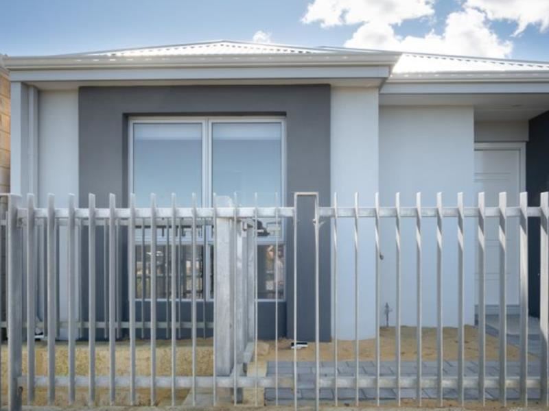 8 Canal Lane, Eglinton WA 6034