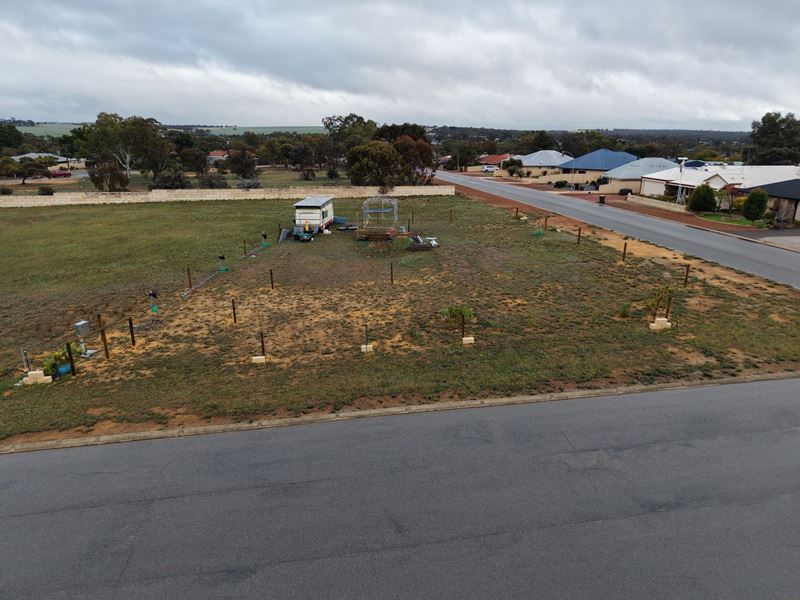 2 Edwards Way, Quairading WA 6383