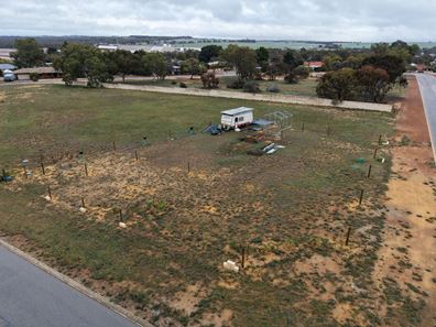 2 Edwards Way, Quairading WA 6383