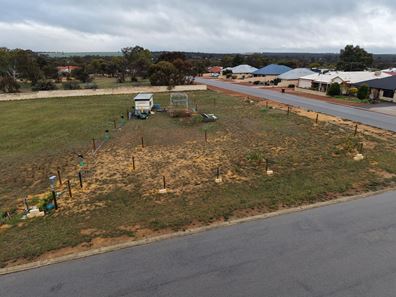 2 Edwards Way, Quairading WA 6383