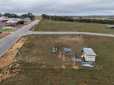 2 Edwards Way, Quairading WA 6383
