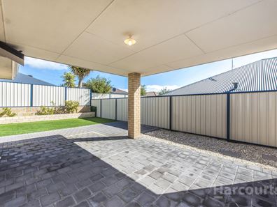 12 Medinah Street, Meadow Springs WA 6210
