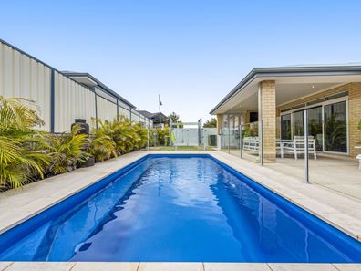 4 Eden Way, Secret Harbour WA 6173