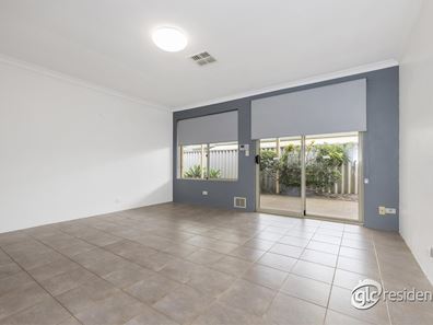 27 Ballard Mews, Success WA 6164