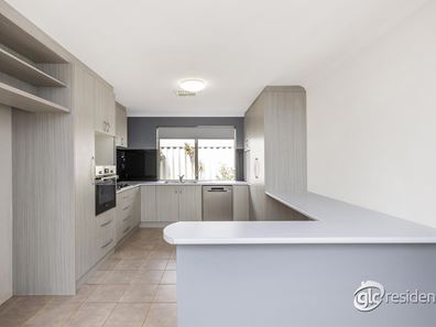 27 Ballard Mews, Success WA 6164