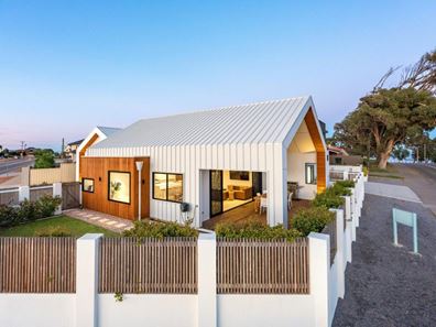 309 Chapman Road, Bluff Point WA 6530