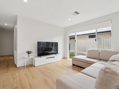 23 Wylie Vista , Mandogalup WA 6167