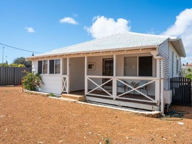 206 Evans Street, Beachlands WA 6530