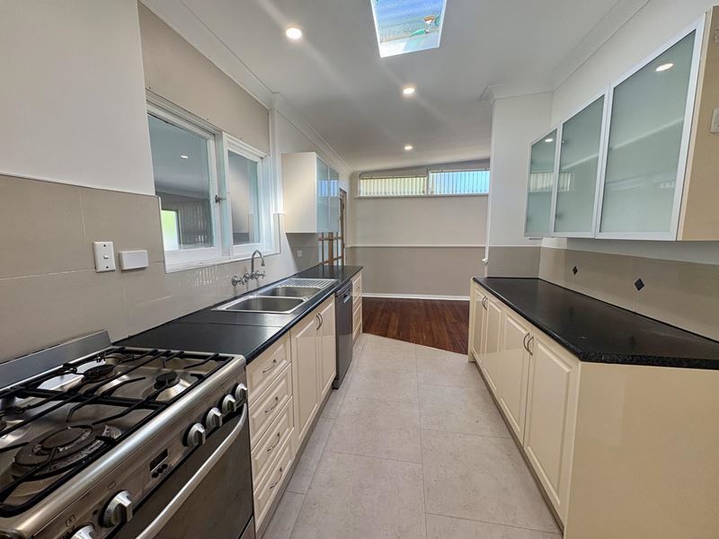12 Cowan Street, Maddington WA 6109