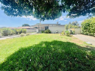 12 Cowan Street, Maddington WA 6109