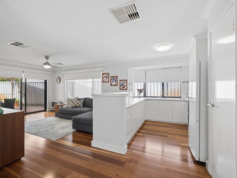 22 Woodland Dale, Canning Vale WA 6155