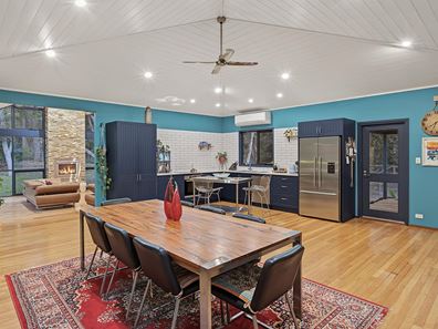 24 Jarrah Knoll Place, Quindalup WA 6281