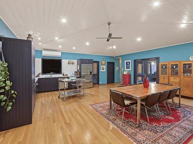 24 Jarrah Knoll Place, Quindalup WA 6281