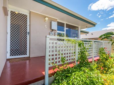 5B Coleman Place, Beckenham WA 6107